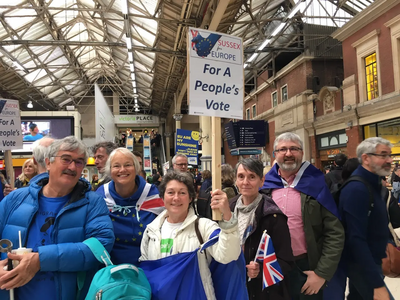 Sussex For Europe and Wealden LibDems pre-March meet-up at Victoria Station