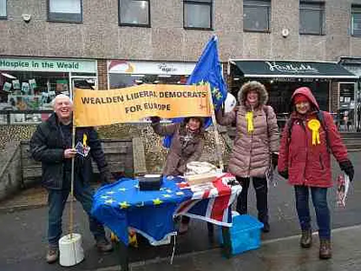 Wealden LibDems promoting Europe policy in Uckfield